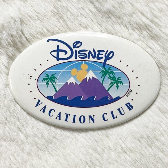 Disney Jewelry - 🔮 5/$25 Vintage Disney Vacation Club Pin‎